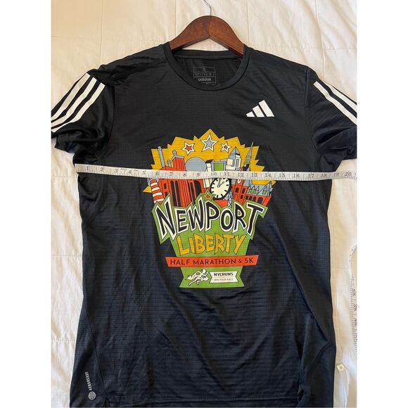 ADIDAS NYCRUNS 2023 NEWPORT HALF MARATHON &5K T-SHIRT - Picture 6 of 9